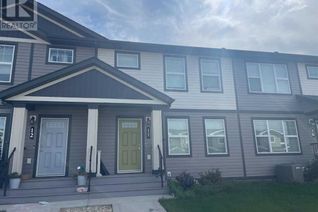 Townhouse for Sale, 11 Hawthorn Place, Sylvan Lake, AB