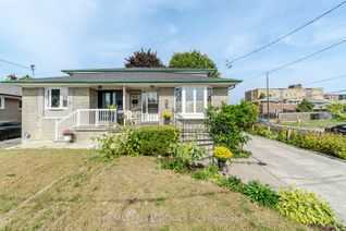 Backsplit for Sale, 30 Davelayne Rd, Toronto, ON