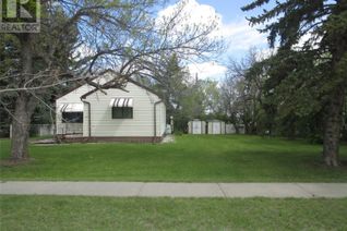 Detached House for Sale, 523 3rd Avenue E, Assiniboia, SK