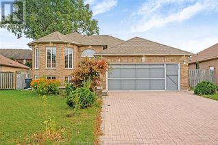 Raised Ranch-Style House for Sale, 321 Geraldine Crescent, Windsor, ON Raised Ranch-Style House for Sale, 321 Geraldine Crescent, Windsor, ON