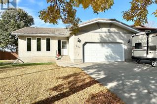 Bungalow for Sale, 864 Brimacombe Drive, Weyburn, SK