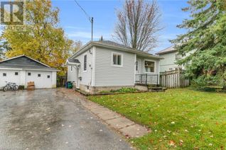 Detached House for Sale, 284 Wellington Street W, Mount Forest, ON