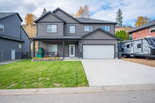 House for Sale, 3728 5th Ave, Castlegar, BC