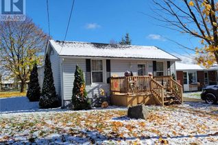 Detached House for Sale, 240 Egremont Street N, Mount Forest, ON