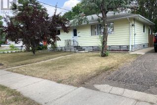 Bungalow for Sale, 450 4th Street, Weyburn, SK