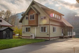 House for Sale, 8550 Beach Street, Balfour, BC