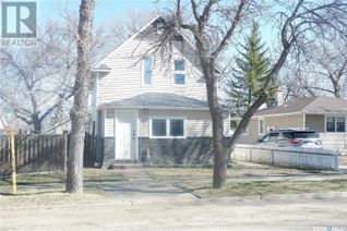 Detached House for Sale, 411 4th Avenue E, Assiniboia, SK