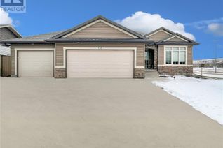 House for Sale, 100 Valley Park Place, Swift Current, SK