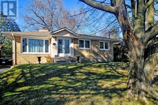 Detached House for Sale, 62 Leisure Lane, Richmond Hill, ON