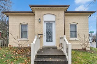 Detached House for Sale, 734 Dundas St, Woodstock, ON