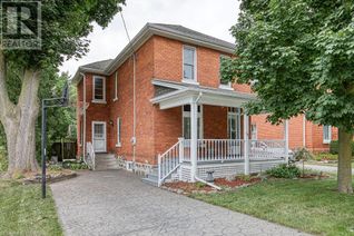 Detached House for Sale, 85 Winniett Street, Woodstock, ON