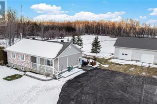 Detached House for Sale, 8058 County Rd 17 Road, Rockland, ON