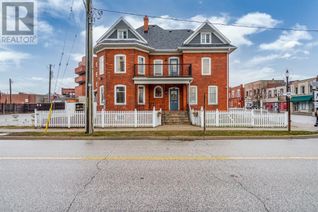 Detached House for Sale, 20 Division Street South, Kingsville, ON