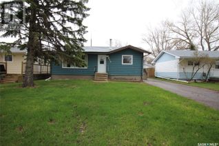Bungalow for Sale, 820 3rd Street E, Shaunavon, SK
