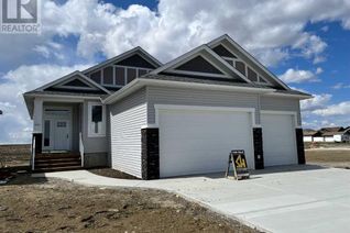 Detached House for Sale, 16 Williams Avenue, Olds, AB
