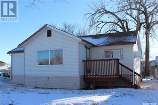 Detached House for Sale, 138 Redcoat Drive, Eastend, SK