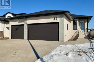 Detached House for Sale, 32 Lookout Drive, Pilot Butte, SK