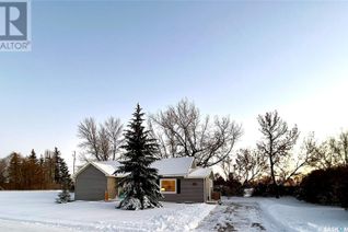 Bungalow for Sale, 8275 Howard Avenue, Gull Lake, SK