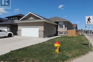 Detached House for Sale, 102 Hargreaves Green, Saskatoon, SK