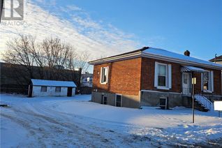 Detached House for Sale, 18 Chapel Street, Woodstock, ON