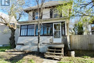 Detached House for Sale, 431 Coteau Street W, Moose Jaw, SK