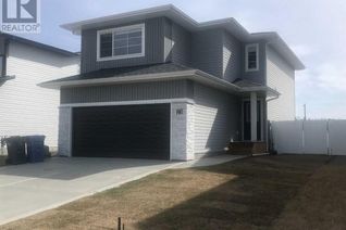 Detached House for Sale, 23 Thayer Close, Red Deer, AB