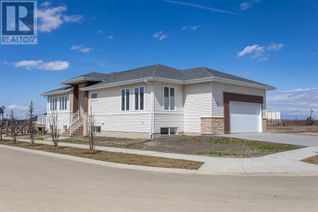 Detached House for Sale, 4 Tipping Avenue, Red Deer, AB