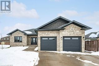 Detached House for Sale, 105 Dougs Crescent, Mount Forest, ON