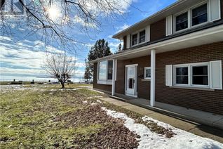 Detached House for Sale, 2 Fairfield Boulevard, Amherstview, ON