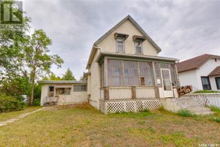 Detached House for Sale, 158 Athabasca Street W, Moose Jaw, SK