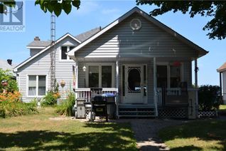 Detached House for Sale, 6292 Spruce Street, Lambton Shores, ON