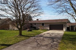 Detached House for Sale, 44 Albert Street, Mitchell, ON