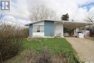 Detached House for Sale, 114 1st Street E, Climax, SK
