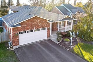 Detached House for Sale, 180 Welland Road, Fonthill, ON