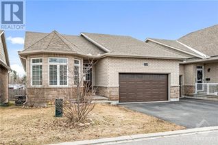 Freehold Townhouse for Sale, 218 Pondview Circle, Ottawa, ON