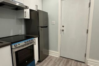 Freehold Townhouse for Rent, 210 Carlton St #L2, Toronto, ON