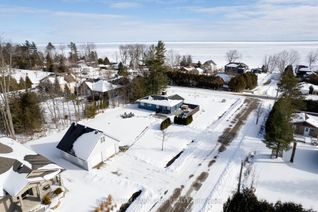Bungalow for Sale, 76 Lakeshore Rd E, Oro-Medonte, ON