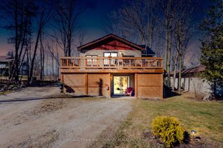 Detached House for Sale, 15 Pleasure St, Kawartha Lakes, ON