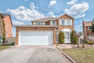 Detached House for Rent, 45 Piccadilly Rd, Richmond Hill, ON