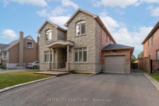 Detached House for Sale, 34 Yorkdale Cres, Toronto, ON