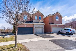 Freehold Townhouse for Rent, 51 Thornbush Crt, Richmond Hill, ON