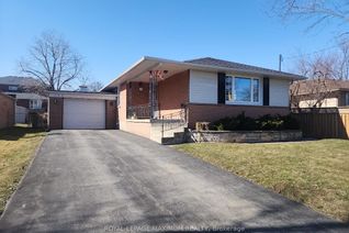 Bungalow for Rent, 142 Wincott Dr #Main, Toronto, ON