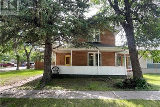 Detached House for Sale, 402 Jasper Street, Maple Creek, SK