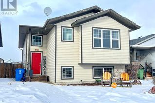 Detached House for Sale, 4422 54 Street, Rocky Mountain House, AB