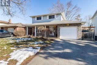 Detached House for Sale, 24 The Meadows Street, St. Catharines, ON