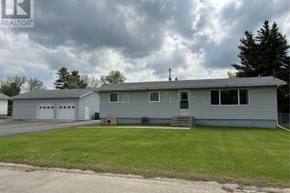 Detached House for Sale, 825 Walsh Avenue, Oxbow, SK