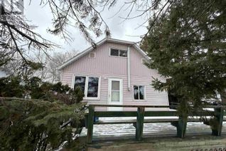 Detached House for Sale, 407 Atwood Ave, Rainy River, ON