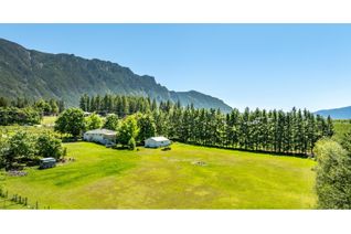 Detached House for Sale, 4275 Canyon Lister Road, Canyon, BC