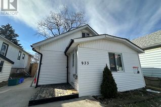 Detached House for Sale, 933 Bridge Avenue, Windsor, ON