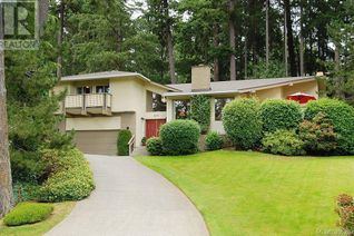 House for Sale, 978 Fir Tree Glen, Saanich, BC